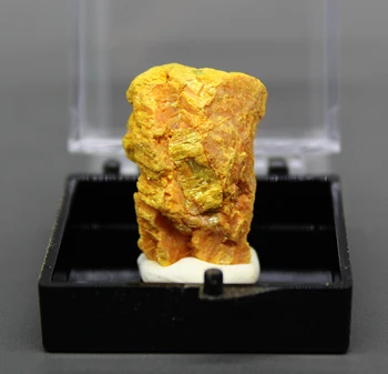 Natūralus orpiment Mineralinių egzemplioriai, Arseno sulfidas rūdos Kristalų mineralinės rūdos orpimentcollection egzempliorių dėžutės dydis 3.4 cm